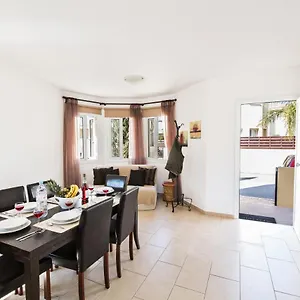 Nancy Villa Protaras